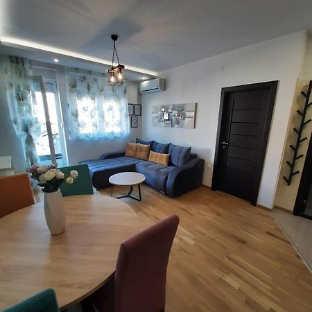 Laura Apartment Novi Sad Esterno foto
