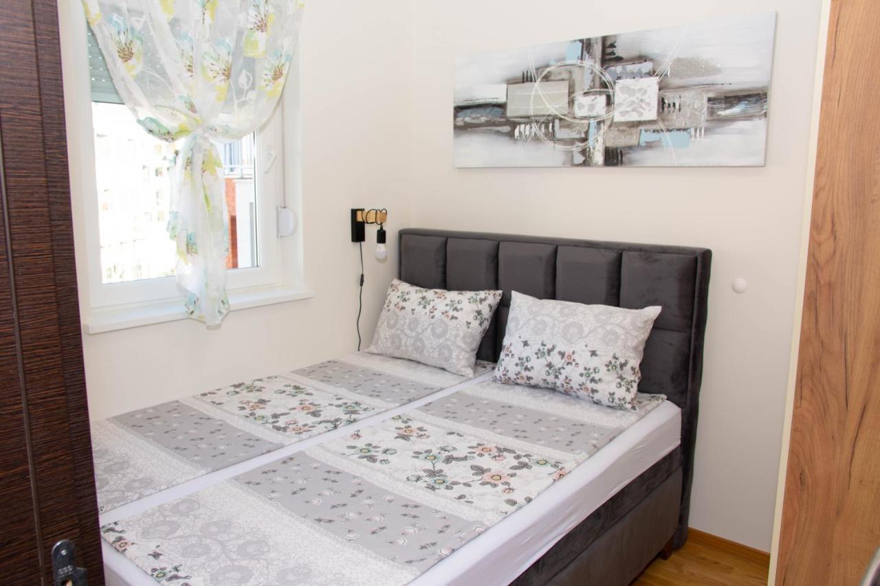 Laura Apartment Novi Sad Esterno foto