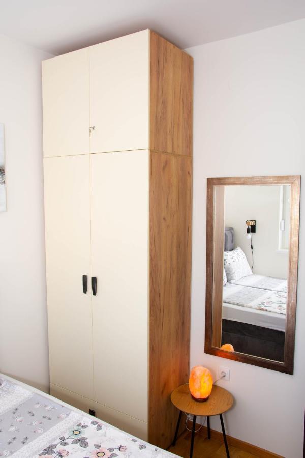Laura Apartment Novi Sad Esterno foto