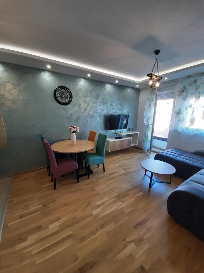 Laura Apartment Novi Sad Esterno foto